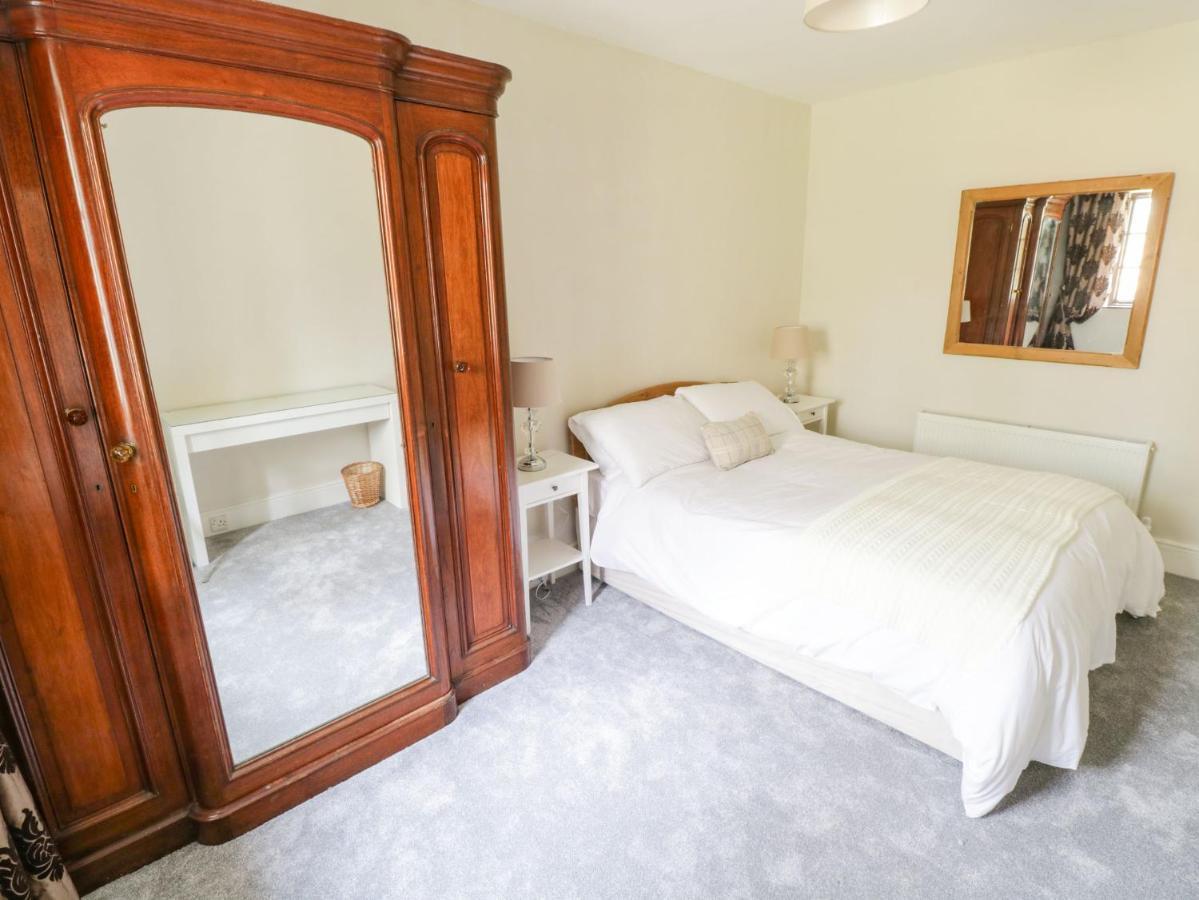 Millvale Cottage Cootehill Bagian luar foto