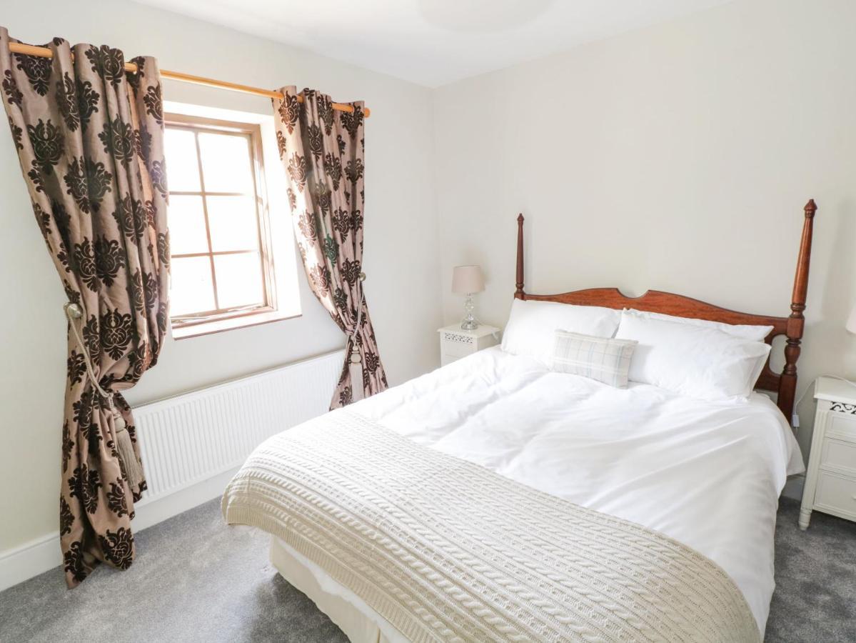Millvale Cottage Cootehill Bagian luar foto